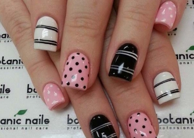 Dots and stripes are classic patterns. (Photo: Ritely)