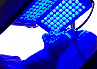 Light therapy can be done at a dermatologist’s office, spa, or in your own home. (Photo: lighttherapydevice.com)