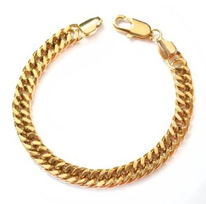gold bracelet (Photo: starbright/Pixabay)