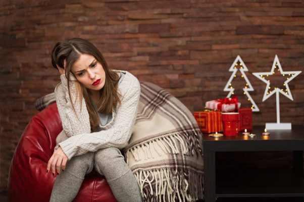 Don't stress being single this holiday season - just switch up the conversation. (Photo: tinatin1/iStock)
