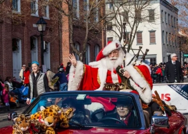 Santa arrives in last year's Old Town Scottish Christmast Walk, which occurs this Saturday beginning at 11 a.m. (Photo: R Norwitz/Visit Alexandria)