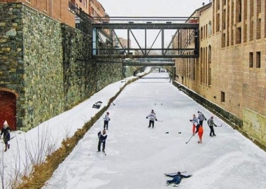 Local skaters play a game of ice hockey on the C&O Canal in Georgetown during the rececent freeze. (Photo: zacdendi/Instagram)