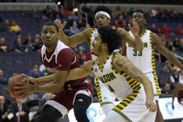 George Mason be the University of Massachusetts 80-75 on Thursday to advance into Friday's Atlantic 10 Conference semifinals at the Capital One Arean. (Photo: Mitchell Laff/Atlantic 10)
