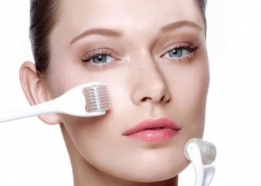 You can do microneedling at home and make it part of your nightly routine. (Photo: ClinicDermal.nl)