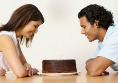 If your partner has a sweet tooth, surprise them with baked goods on their special day. (Photo: Getty Images)