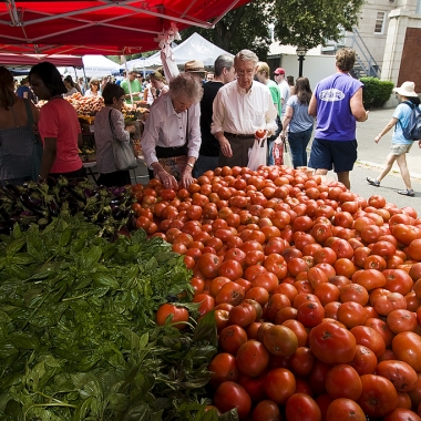 The Freshfarm's Dupont Circle Farmers Market is open Sundays from 8:30 a.m.-1:30 p.m. year round at 1500 20th St. NW. (Photo: Point Images/Flickr)