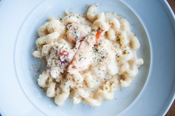a plate of macaronni and cheese with lobster (Photo: Red's Table)