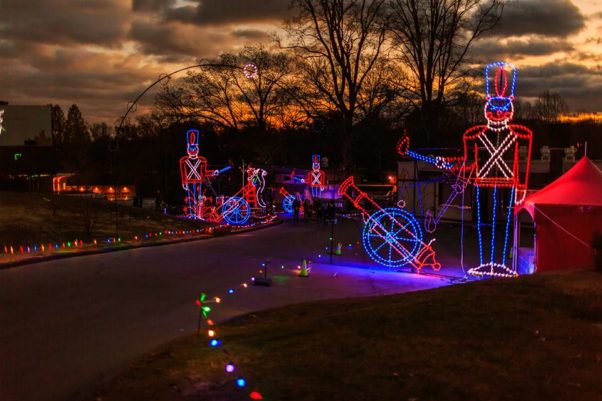 A light display made to look like toy soliders firing cannons across the road. (Photo: Howard County General Hospital/Facebook)
