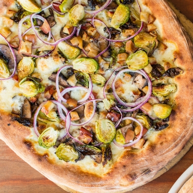 The Apple Orchard Pizza with apples, Brussels sprouts, portabella mushrooms, red onion, thyme and cheddar. (Photo: Reema Desai)