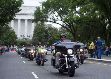 RollingThunder rides past the Lincoln Memorial. (Photo: Cliff Owen/AP)