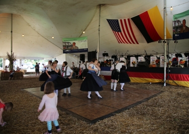 German dancers at the Ft. Belvoir Oktoberfest. (Photo: Ft. Belvoir Family and Morale, Welfare and Recreation Programs)