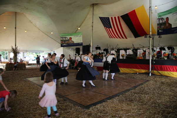 German dancers at the Ft. Belvoir Oktoberfest. (Photo: Ft. Belvoir Family and Morale, Welfare and Recreation Programs)