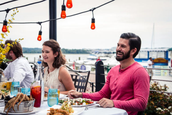Diners on the patio at Blackwall Hitch in Old Town Alexandria. (Photo: K. Summerer/Visit Alexandria)
