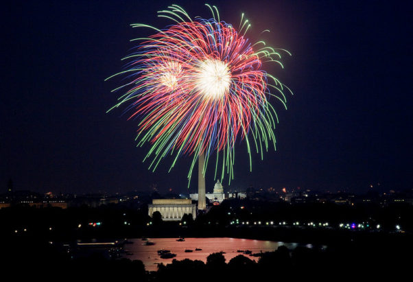 Fireworks go off over the Washington Monument and Lincoln Memorial on July 4, 2007. (Photo: Carol M. Highsmith/Library of Congress)