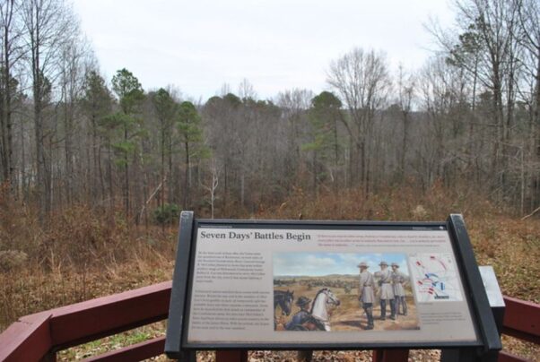 The overlook at Chickahominy Bluff, where the Seven Days Battle occurred. (Photo: SneakinDeacon/Flickr)