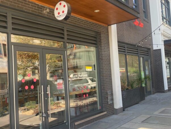 The exterior of Stellina Pizza with the empty Shouk space to the right. (Photo: PoPville)