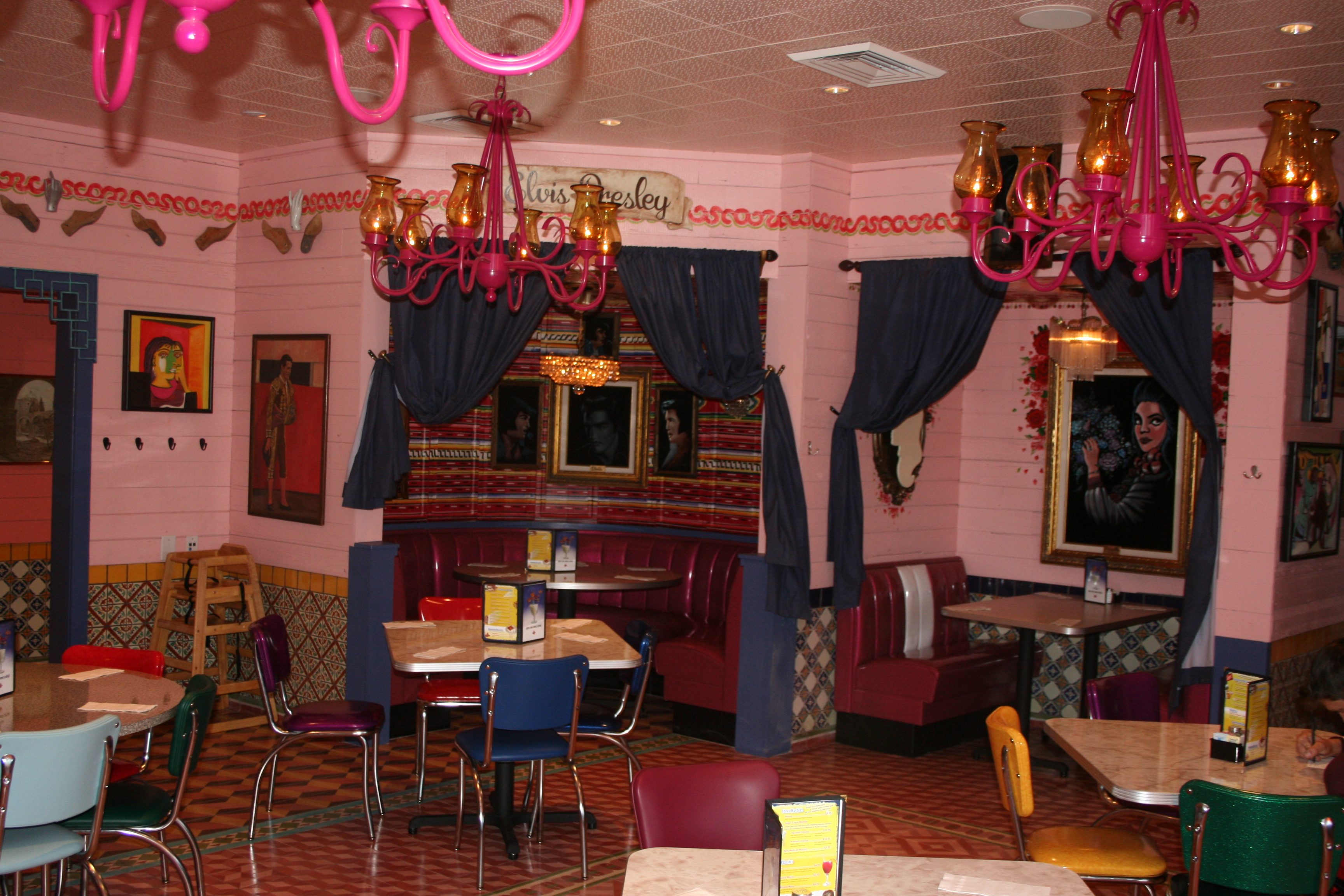 The Elvis and Prescilla shrines. (Photo: Mark Heckathorn/DC on Heels)