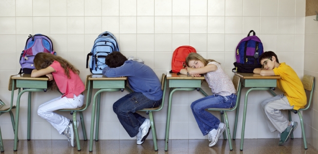 Students who don't get enough sleep have poor concentration at school. (Photo: ThinkStock)