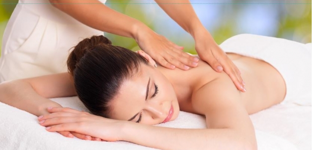 A full body massage can help reduce cellulite and improve your skin's tone and texture. (Photo: Shutterstock)