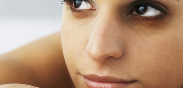 Dark, puffy circles under the eye can affect anyone and can have a variety of causes. ){{Photo: nutritiousdelicious.com)